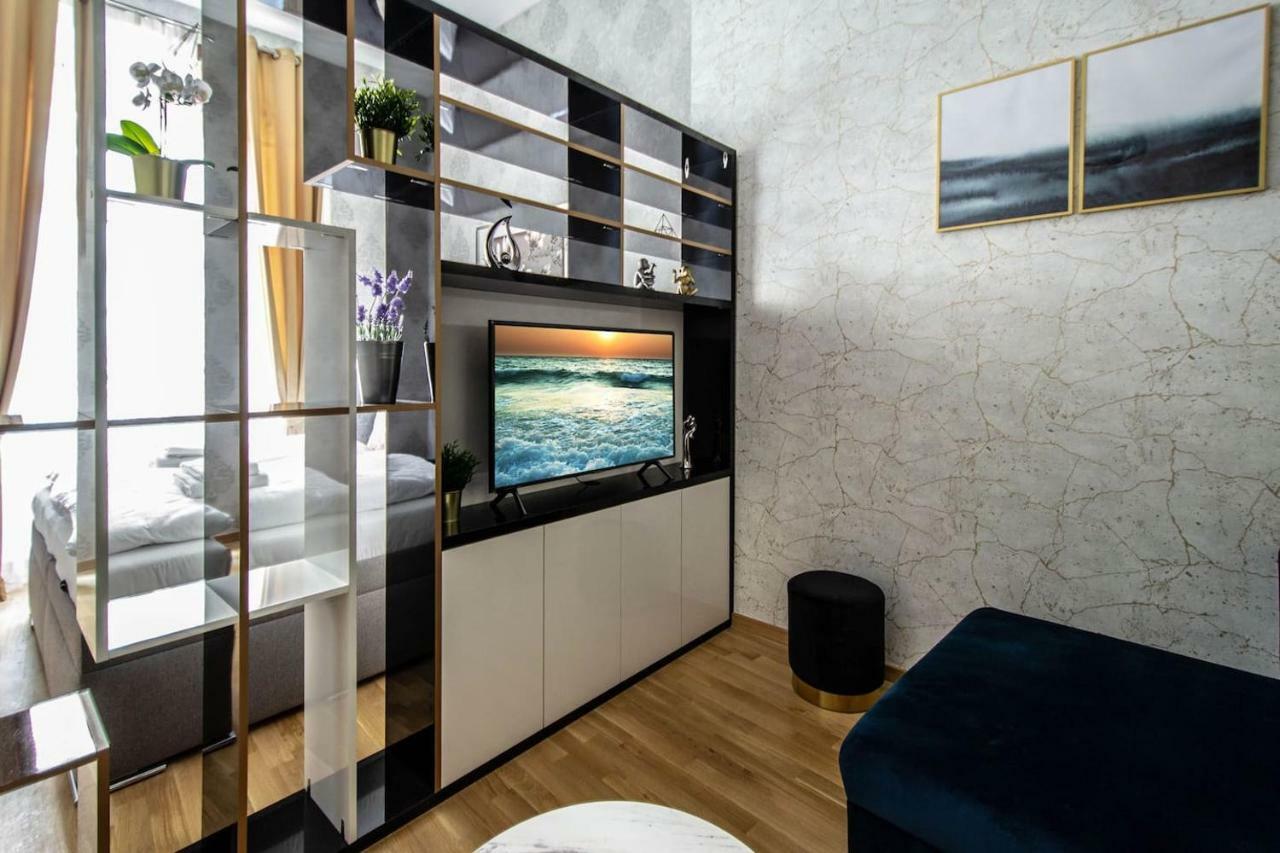 Design 3Bdr Apartment In Residence, Free Parking Praga Exterior foto