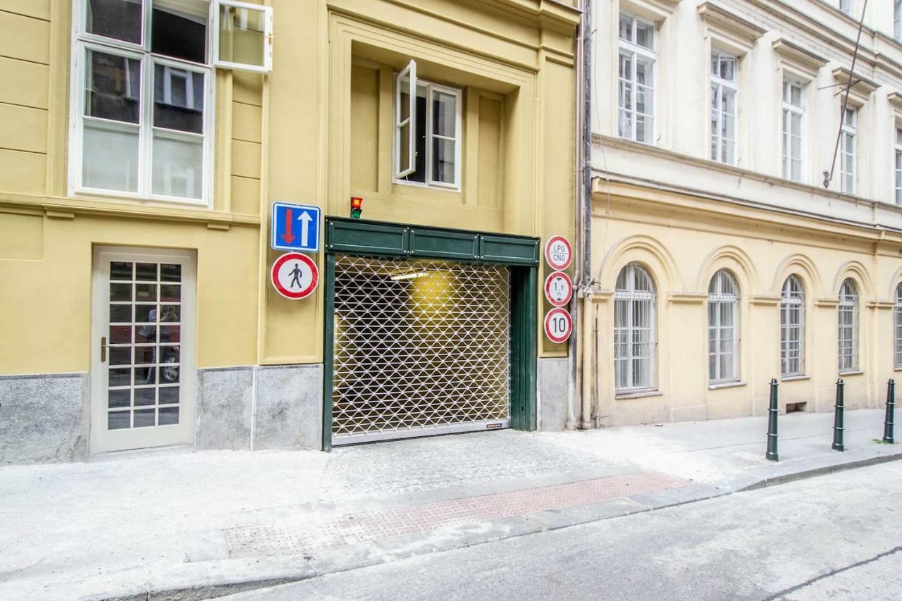 Design 3Bdr Apartment In Residence, Free Parking Praga Exterior foto