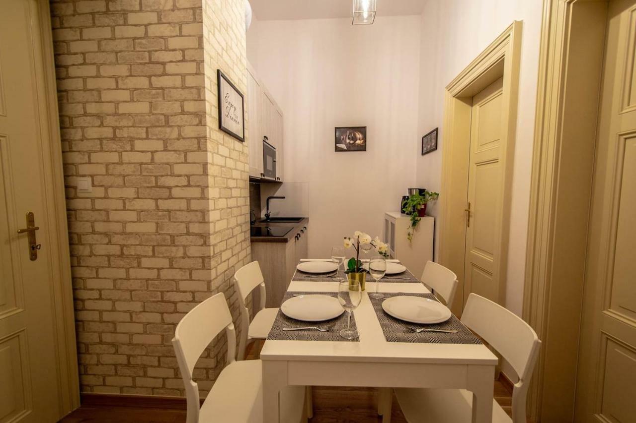 Design 3Bdr Apartment In Residence, Free Parking Praga Exterior foto